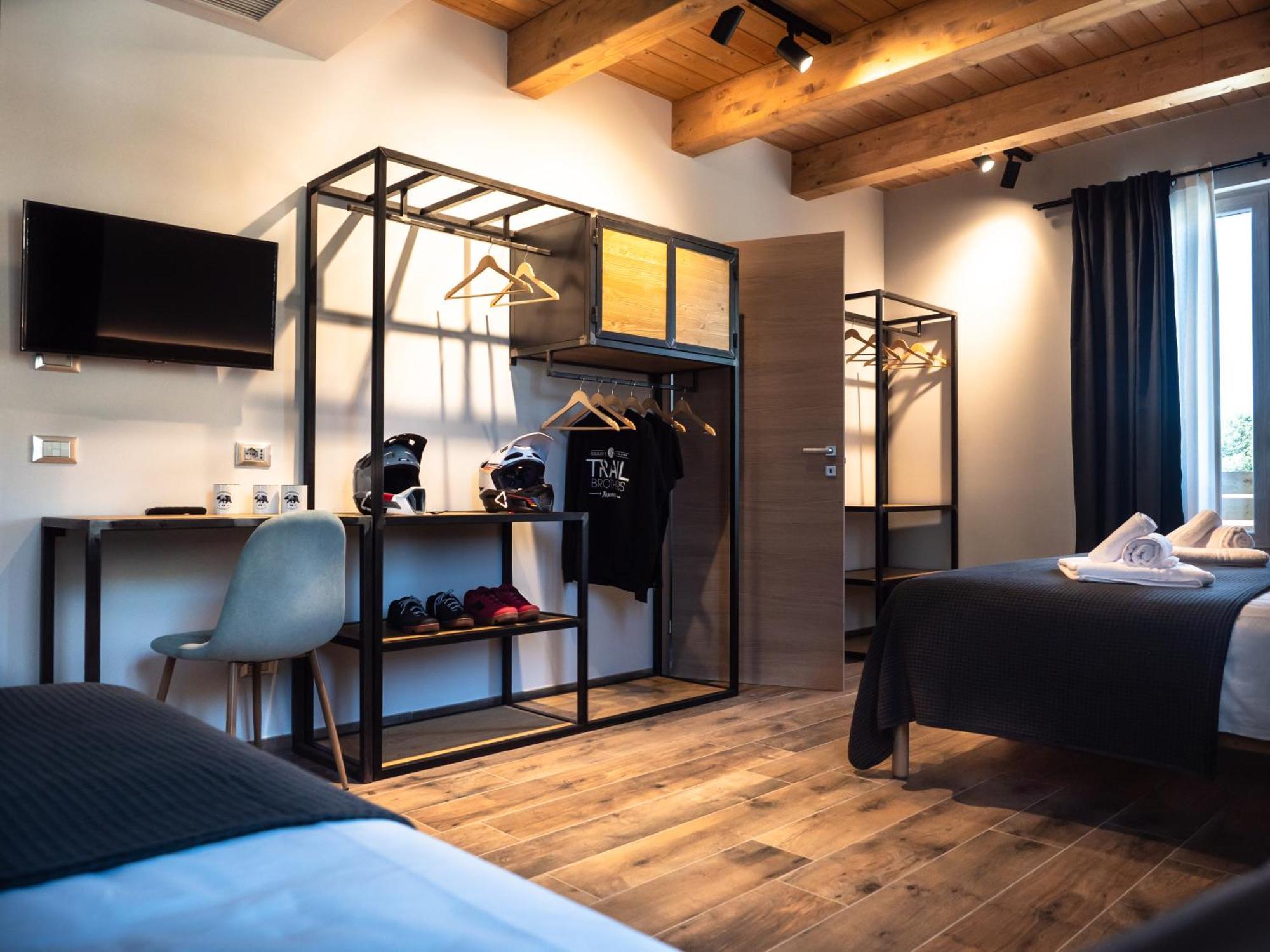 Hotel Sleep 'N' Ride Massa Marittima Esterno foto