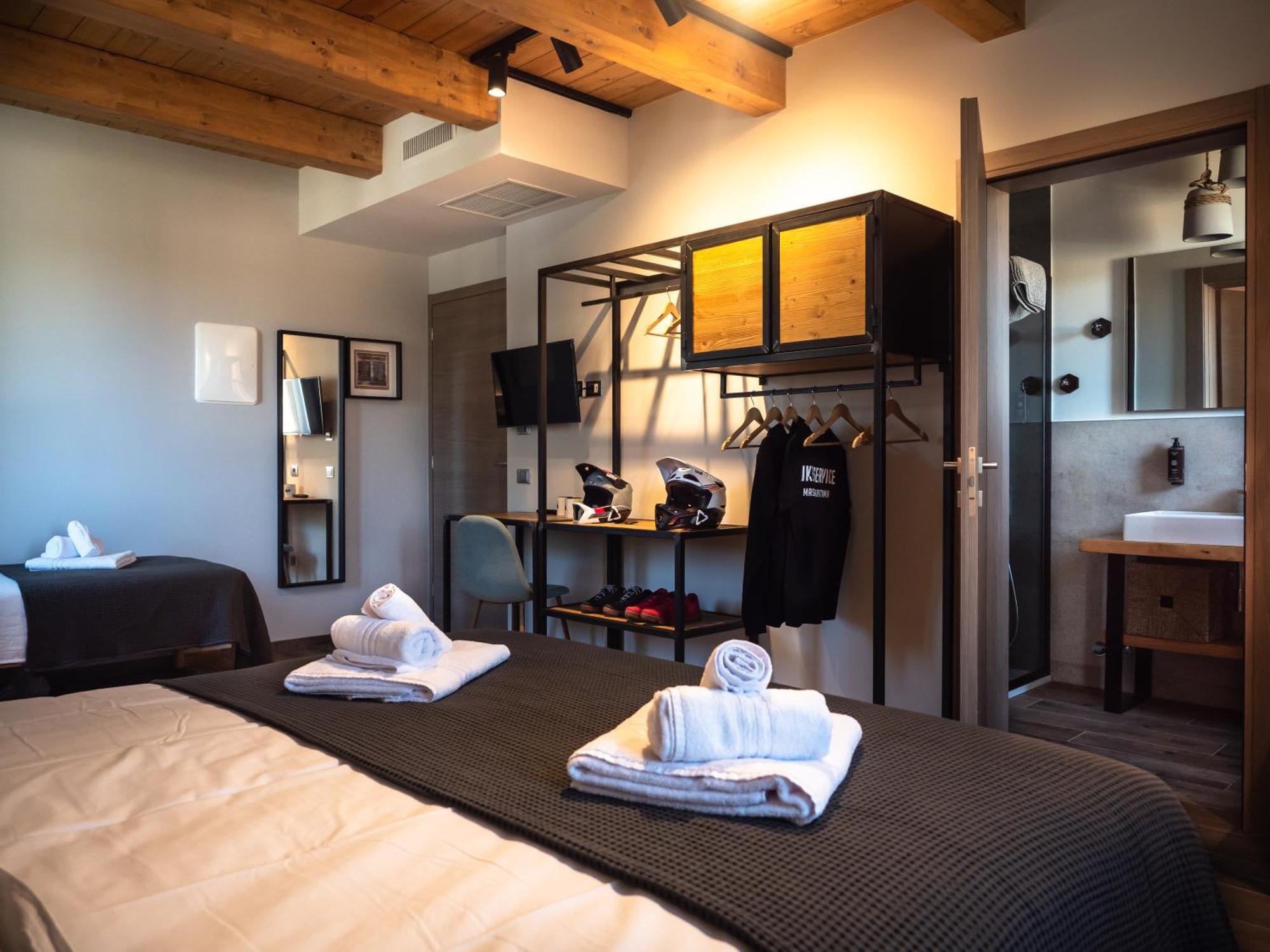 Hotel Sleep 'N' Ride Massa Marittima Esterno foto
